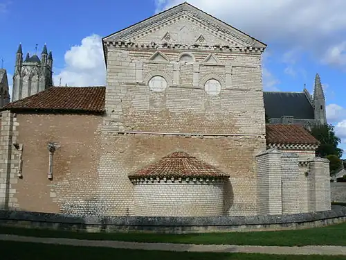 Baptistère de Poitiers.