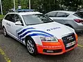 Véhicule de police.