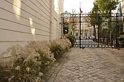L'entrée de l'hôtel de Monaco à partir de la rue Saint-Dominique.
