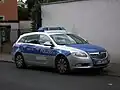 Véhicule de police.