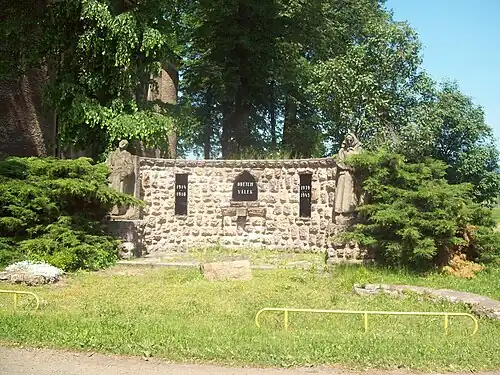 Monument aux morts.