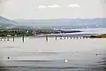 Vue panoramique de la rive Nord: le fleuve Saint-Laurent avec le pont de l'île d'Orléans.