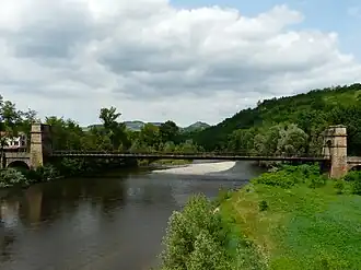 Le pont suspendu.