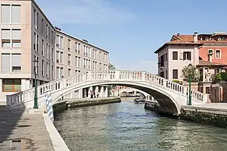 Ponte de la Sbiaca reliant la calle éponyme et la Calle larga dei Ragusei