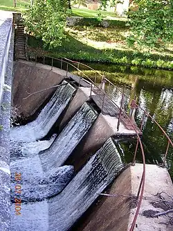 Vannes de décharge de l'étang des Forges, alimenté par le Canteloup