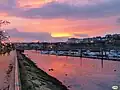Port au coucher su soleil