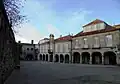 Le palais sur la place, le jour