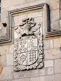 Armoiries de la façade principale