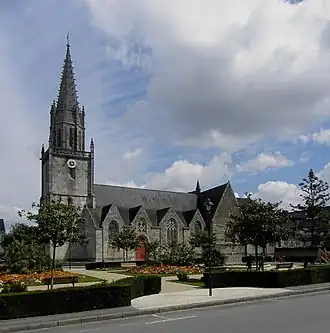La façade sud de la basilique.