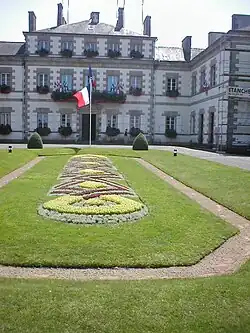 L'hôtel de ville, un exemple de bâtiment du XIXe&nbsp;siècle.