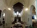 Travée droite, vue vers l'ouest dans la nef.