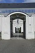 Actuel porche de la cité administrative (avenue Maunoury).