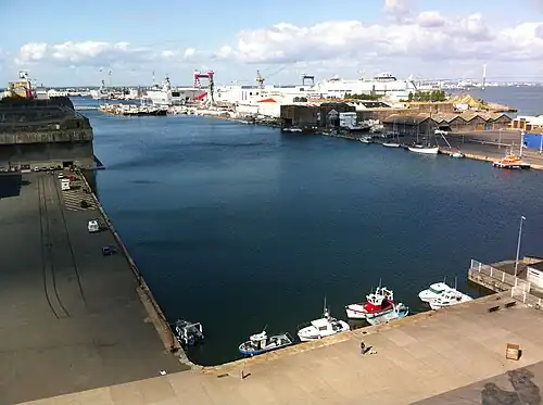 Bassins à flot du port de Saint-Nazaire.