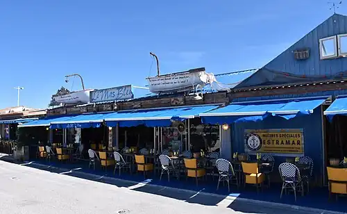 Quelques-uns des nombreux bars à huîtres.