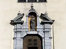 Portail d'entrée.