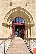 Façade ouest avec son portail. Entrée du musée du jazz