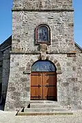 Le portail ouest de l'église Saint-Martin.
