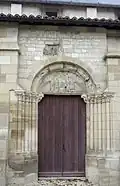 Portail orienté au sud.
