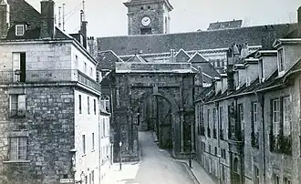 La porte Noire au début des années 1900.