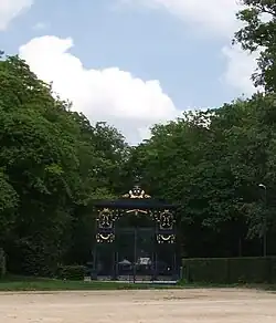 porte de Paris,