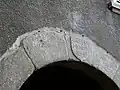 Porte du vingtain clé de voûte