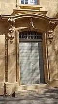 Porte extérieure de l'hôtel Dreux Brézé
