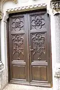 Porte latérale gauche.