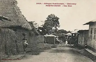 « Une rue »(Fortier, 1908).