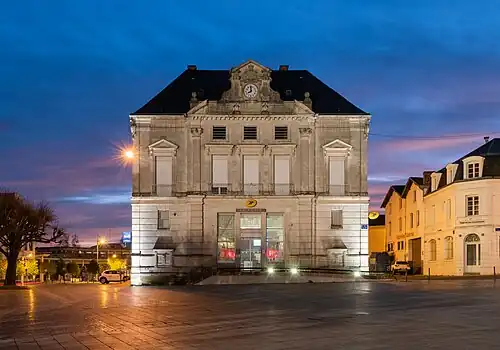 7 place du Général Leclerc, bureau de poste