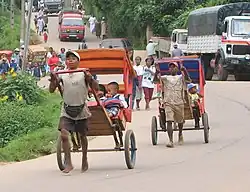 Pousse-pousse à Ambositra, Madagascar