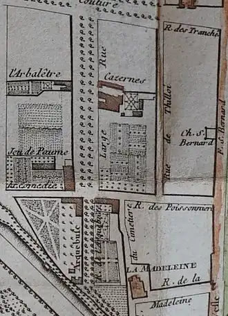 fin XVIIIe&nbsp;siècle l'ancienne rue Large avec une salle de jeu de paume, les terrains des compagnies de tir et d'arquebuse,