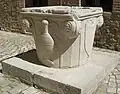 Le puits du XIVe&nbsp;siècle de la Rocca.