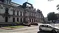 Façade principale de la préfecture.