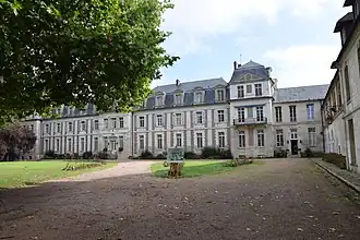 Bâtiments abbatiaux.