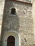 Mur sud et les deux baies romanes