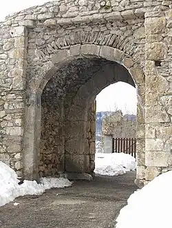 Porte du fort.