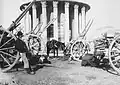 Charrettes à bras devant le temple de Vesta à Rome, vers 1890.