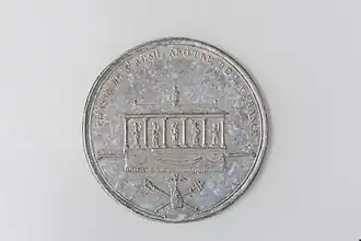 Médaille commémorative de la procession des reliques de saint Rémi avec quatrième châsse.