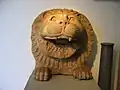 Lion de San Antioco (Sardaigne) datant du IVe&nbsp;siècle&nbsp;av. J.-C. et exposée au musée Barracco de Rome.