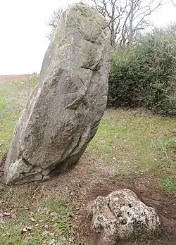 Image illustrative de l’article Pierre Droite (Prunay-sur-Essonne)