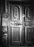 La porte d'entrée.