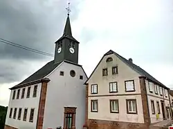 L'église paroissiale.