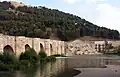 Le pont en juillet 2015, peu de temps après l'effondrement partiel du mur de soutènement.