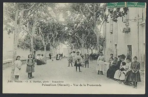 Rue du village : carte postale (1910)