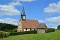 Le puits et l'église Saint-Denis.