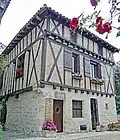 Maison du XVIe&nbsp;siècle, rue de la Citadelle, près de la place Saint-Nicolas.