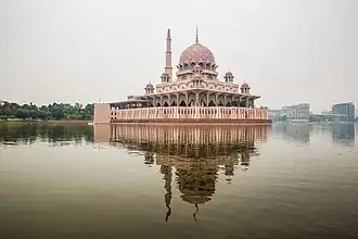 Image illustrative de l’article Mosquée Putra