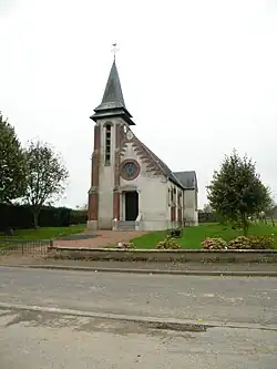 Façade principale de l'église.