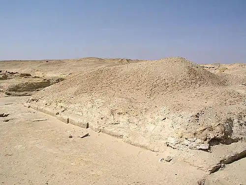 Pyramide satellite
