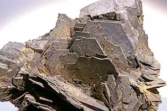 Pyrrhotite (10 × 10 cm). Mine de Santa Eulalia (État de Chihuahua, Mexique).
